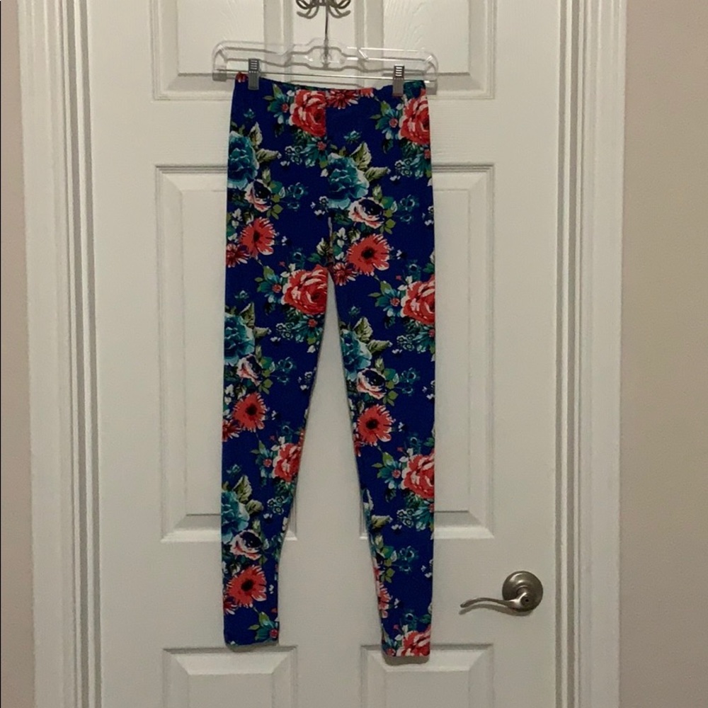 Floral leggings SUPER soft!